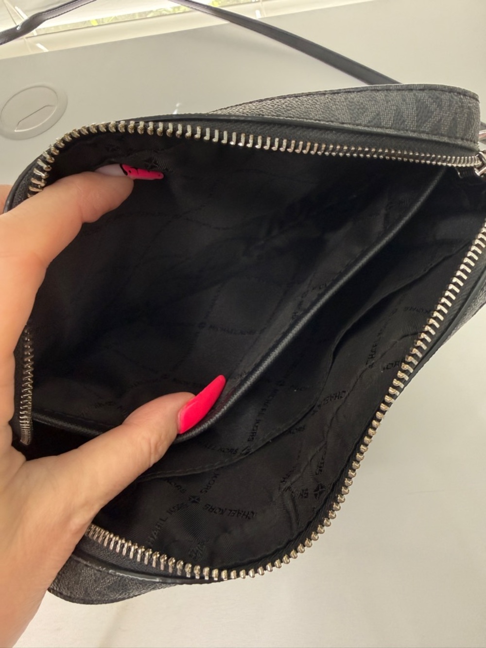 Michael Kors Black MK Signature SAFFIANO LEATHER Chain Crossbody - Picture 5 of 5
